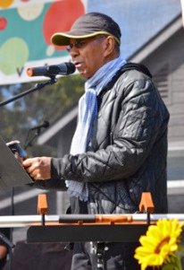 Jack DeJohnette reading a poem during the Drum Boogie Festival’s opening ceremony